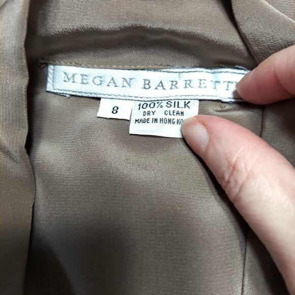 Megan Barrett VTG Taupe 100% Silk Long Sleeve Pleated Midi Length A-Line Dress - Picture 5 of 5